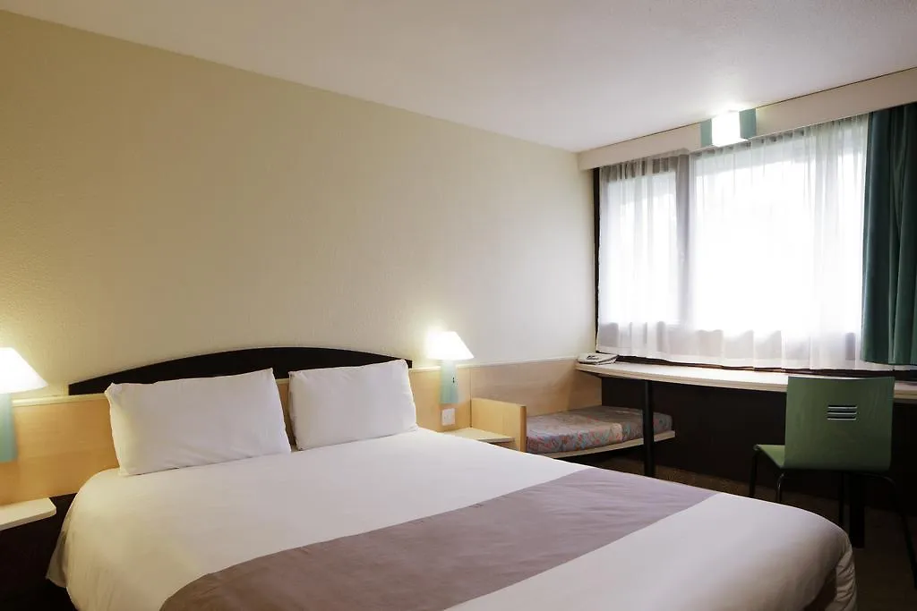 Ibis Charleroi Airport Brussels South Hotel Fleurus 3*,