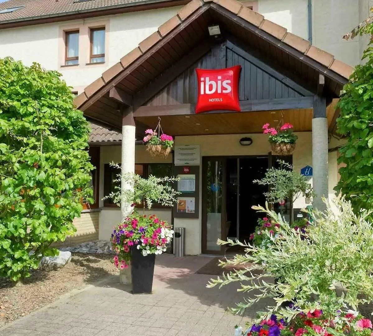 Ibis Charleroi Airport Brussels South Hotel Fleurus 3*,